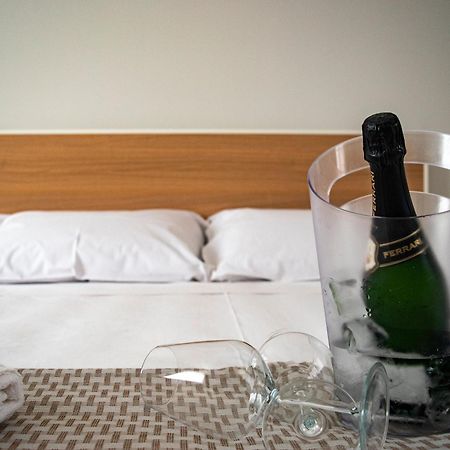 Ferrari Rooms & Apartments Porto Cesareo Kültér fotó