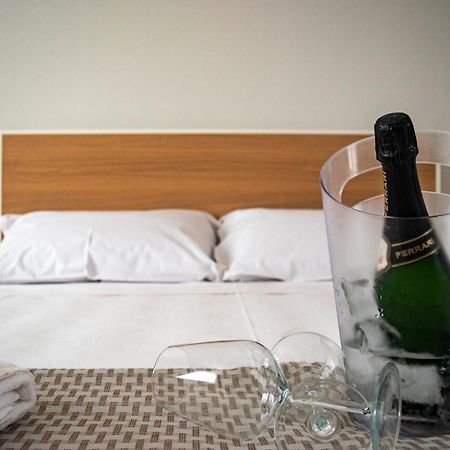Ferrari Rooms & Apartments Porto Cesareo Kültér fotó